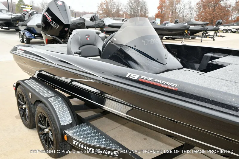 Slide: The Image of Triton 19 TRX PATRIOT w/225HP PRO-XS 2025 - 4