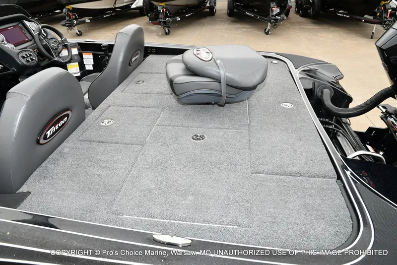 Slide: The Image of Triton 19 TRX PATRIOT w/225HP PRO-XS 2025 - 40