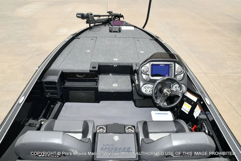 Slide: The Image of Triton 19 TRX PATRIOT w/225HP PRO-XS 2025 - 42