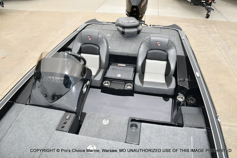 Slide: The Image of Triton 19 TRX PATRIOT w/225HP PRO-XS 2025 - 49