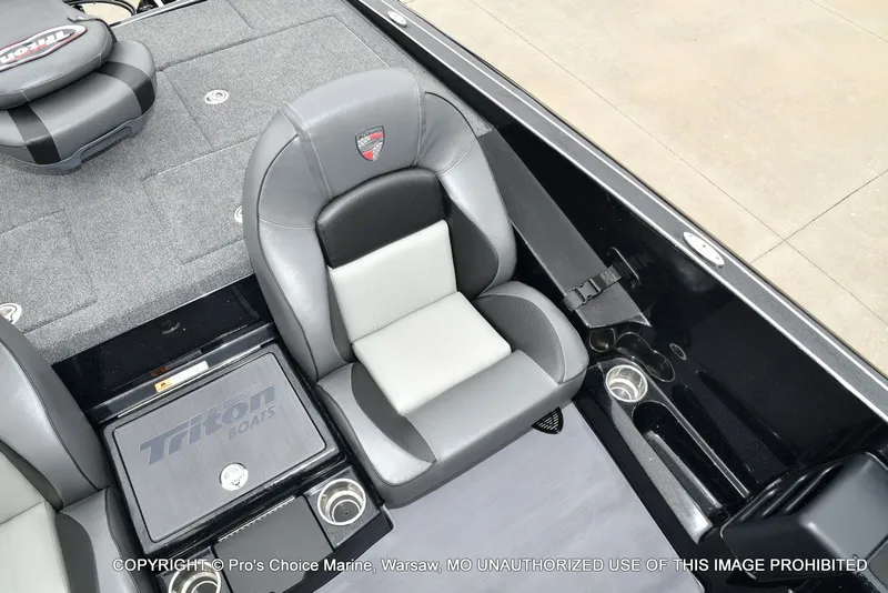 Slide: The Image of Triton 19 TRX PATRIOT w/225HP PRO-XS 2025 - 51