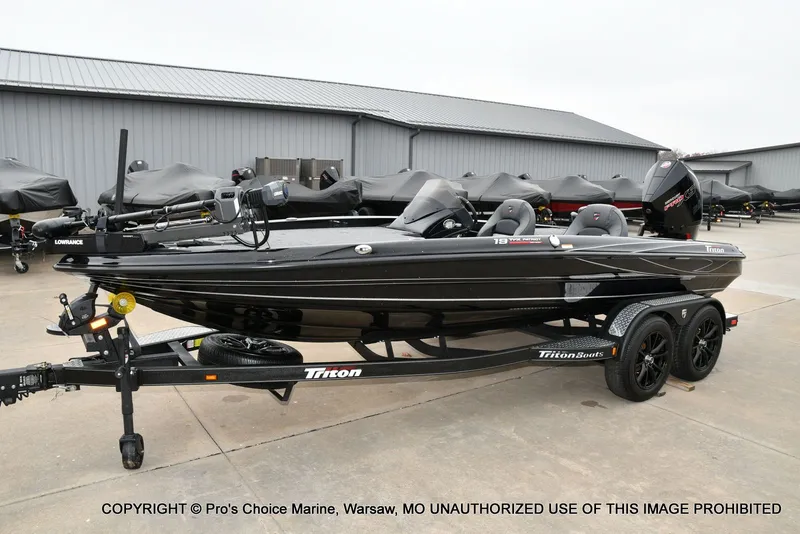 Slide: The Image of Triton 19 TRX PATRIOT w/225HP PRO-XS 2025 - 70