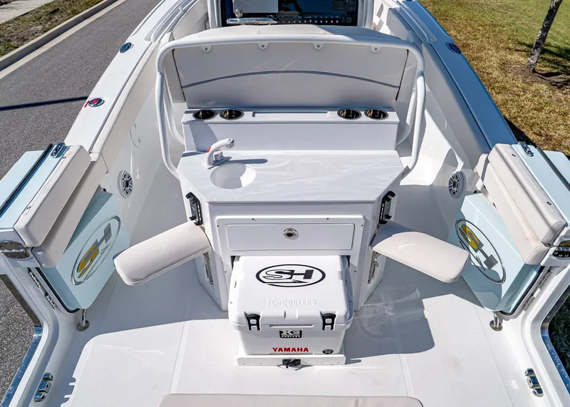 Slide: The Image of Sea Hunt Ultra 265 SE 2026 - 16