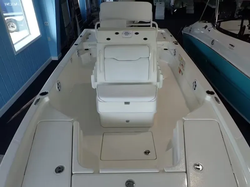 Slide: The Image of Skeeter SX221 2026 - 11