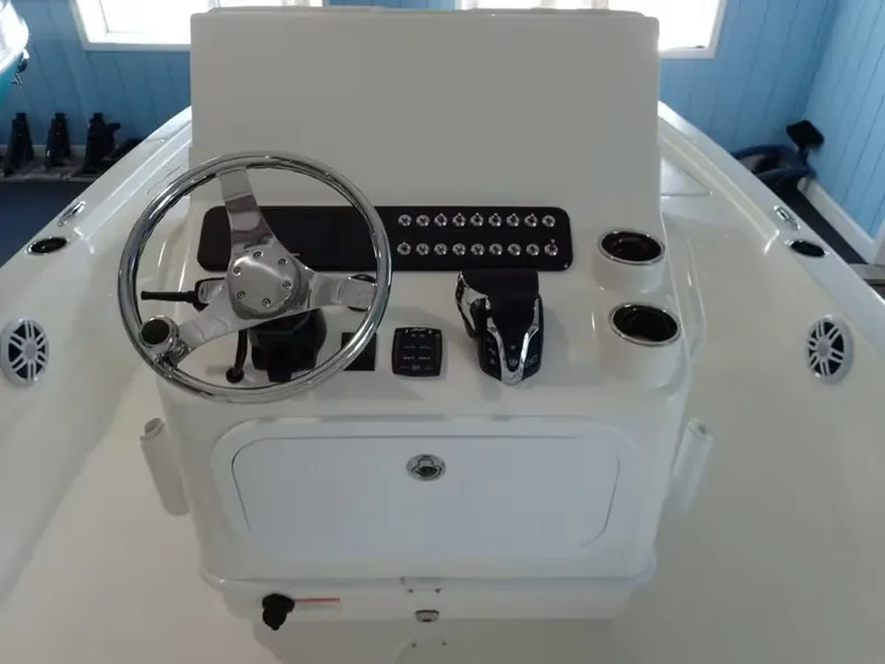 Slide: The Image of Skeeter SX221 2026 - 6