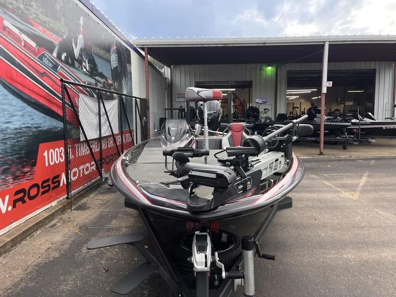 Slide: The Image of Skeeter FXR20 2023 - 2