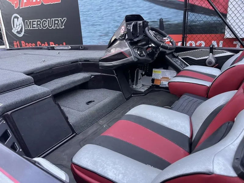 Slide: The Image of Skeeter FXR20 2023 - 31