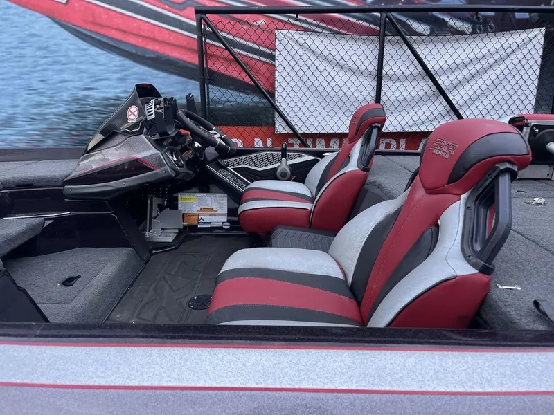 Slide: The Image of Skeeter FXR20 2023 - 32