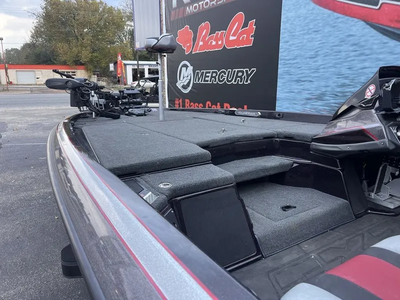 Slide: The Image of Skeeter FXR20 2023 - 38