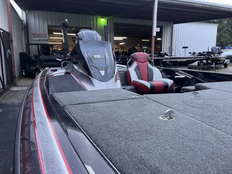 Slide: The Image of Skeeter FXR20 2023 - 41