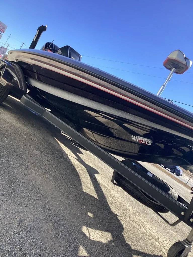 Slide: The Image of Skeeter FXR20 2023 - 64