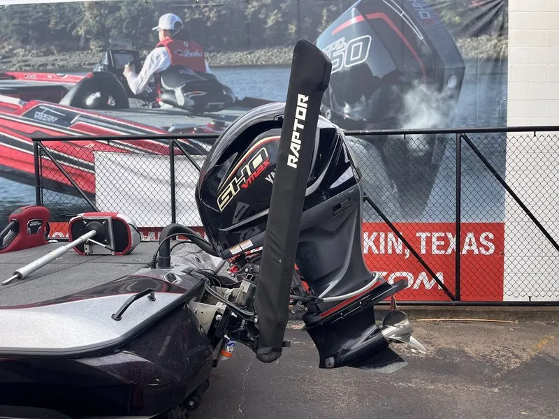 Slide: The Image of Skeeter FXR20 2023 - 7