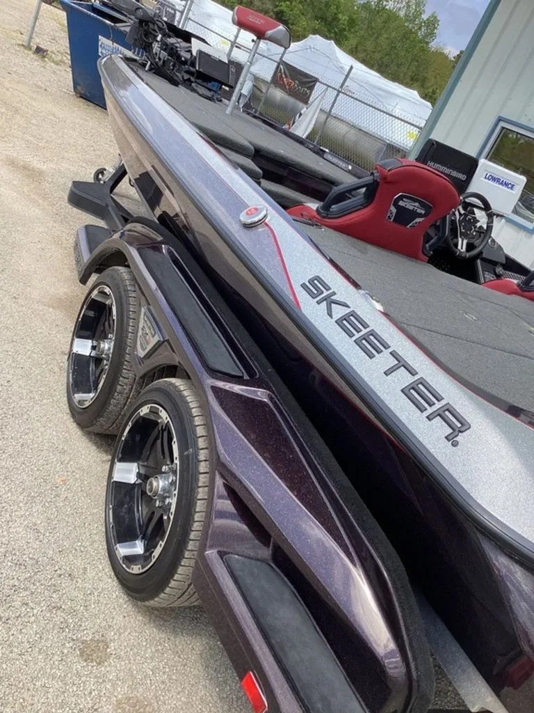 Slide: The Image of Skeeter FXR20 2023 - 73