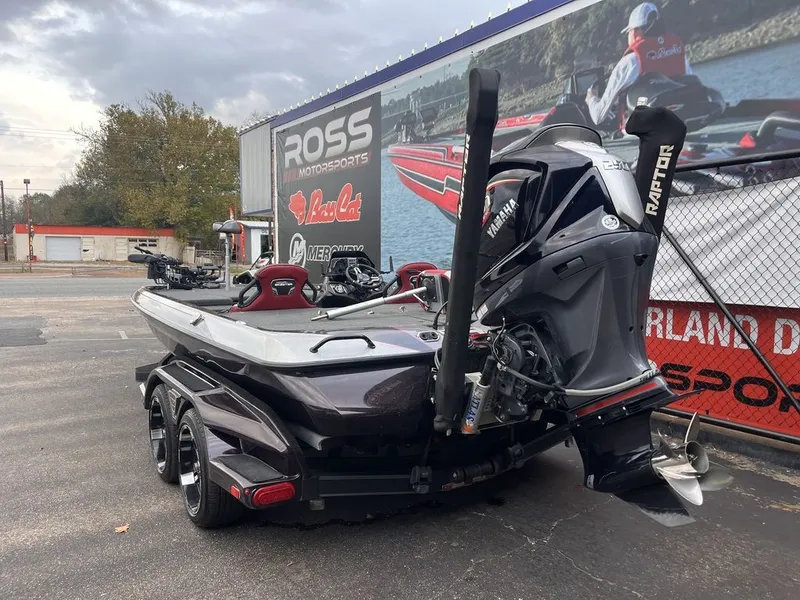 Slide: The Image of Skeeter FXR20 2023 - 8