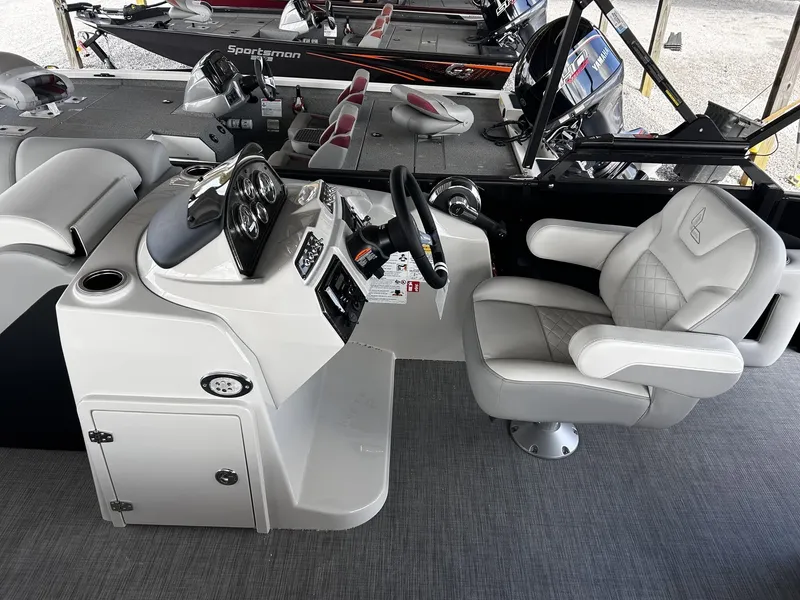 Slide: The Image of Lowe Ss 230 2026 - 2