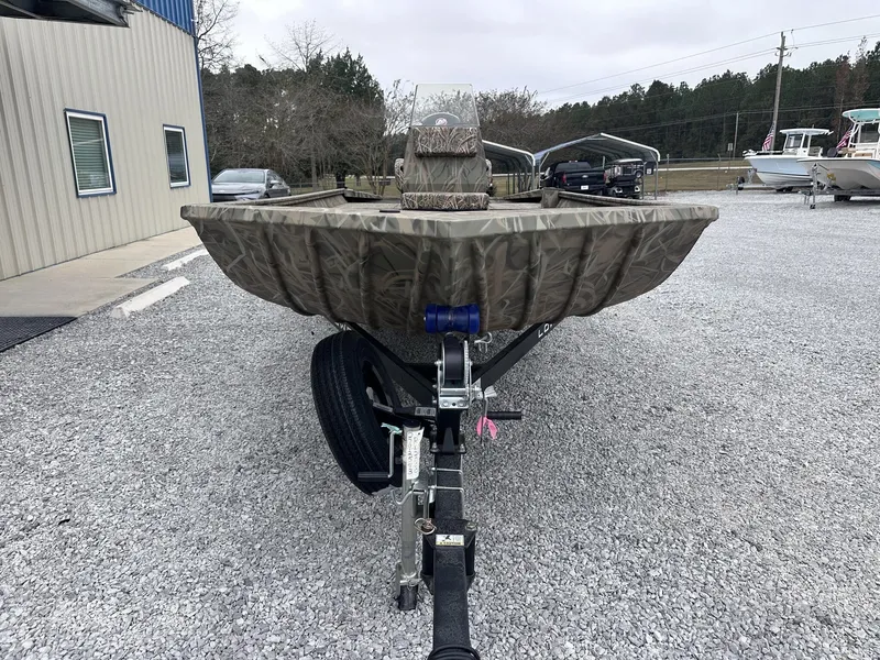 Slide: The Image of Lowe Roughneck 2070CC 2026 - 5