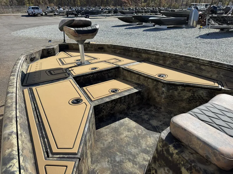 Slide: The Image of Excel 220 Bay Pro Elite 2026 - 7