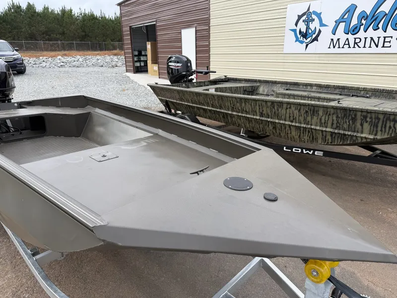 Slide: The Image of Edge Boats Sportsman Series 656DB MID DECK 2026 - 3