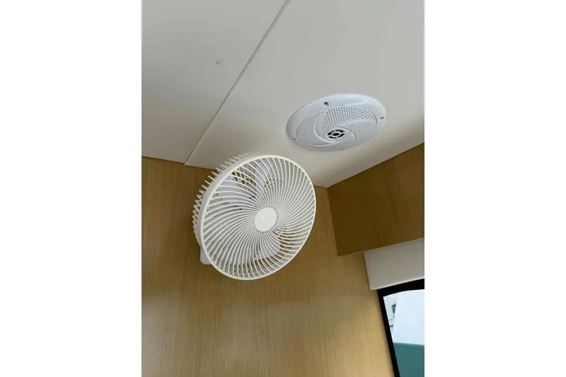 Slide: The Image of Ceiling fan and speaker in Bracewell Commander 36SF, 2025 model interior. - 27