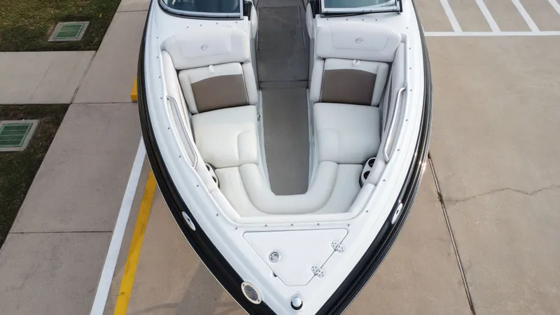 Slide: The Image of Crownline Boats 235 SS 2014 - 20