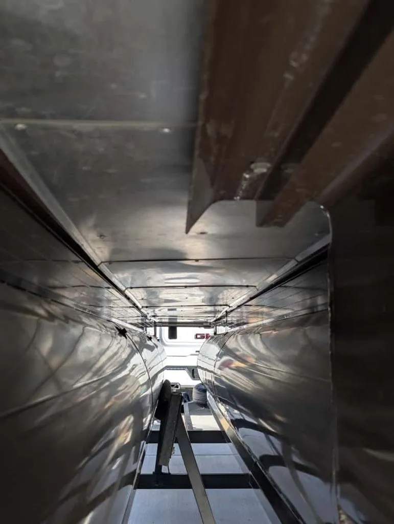 Slide: The Image of Regency 220 LE3 2018 - 18