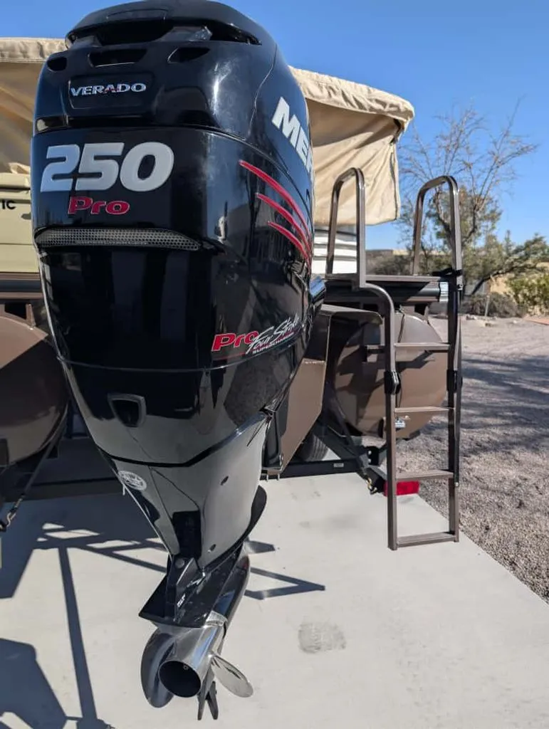 Slide: The Image of Regency 220 LE3 2018 - 44