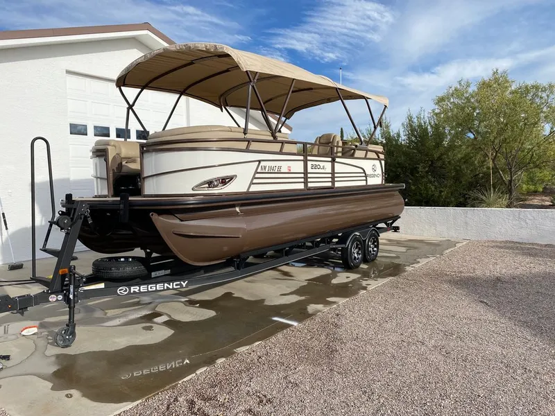 Slide: The Image of Regency 220 LE3 2018 - 46