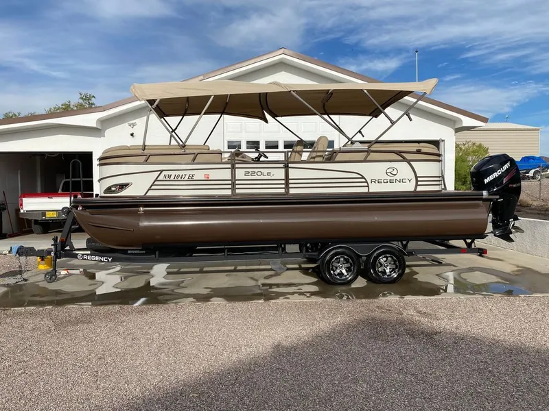 Slide: The Image of Regency 220 LE3 2018 - 47