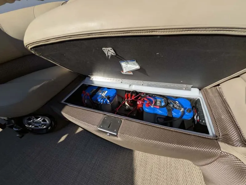 Slide: The Image of Regency 220 LE3 2018 - 7