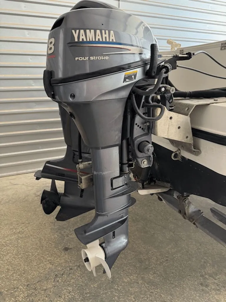 Slide: The Image of Seaswirl 2150 WA Striper 2002 - 12