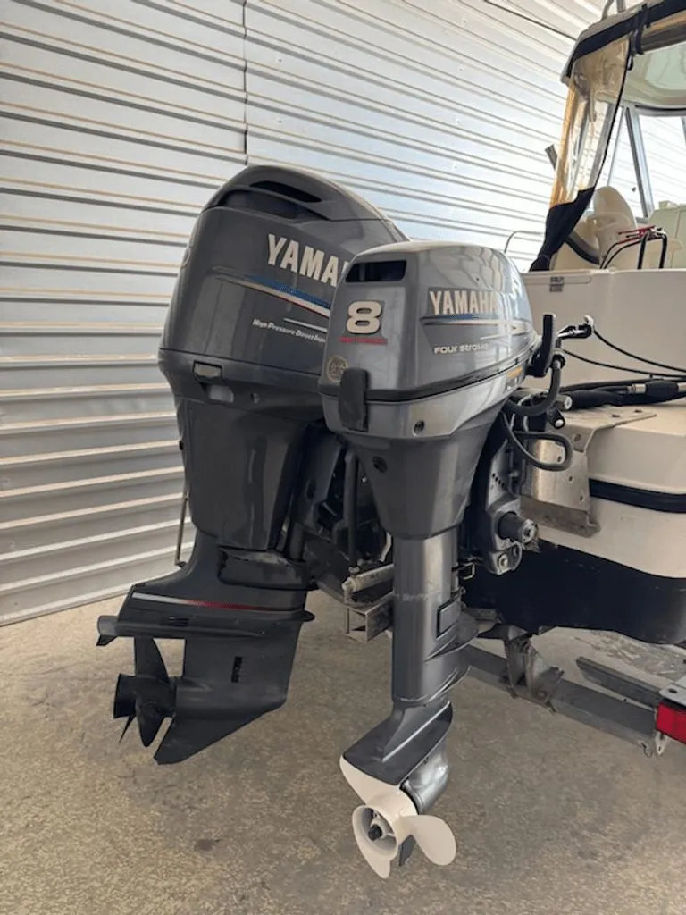 Slide: The Image of Seaswirl 2150 WA Striper 2002 - 13