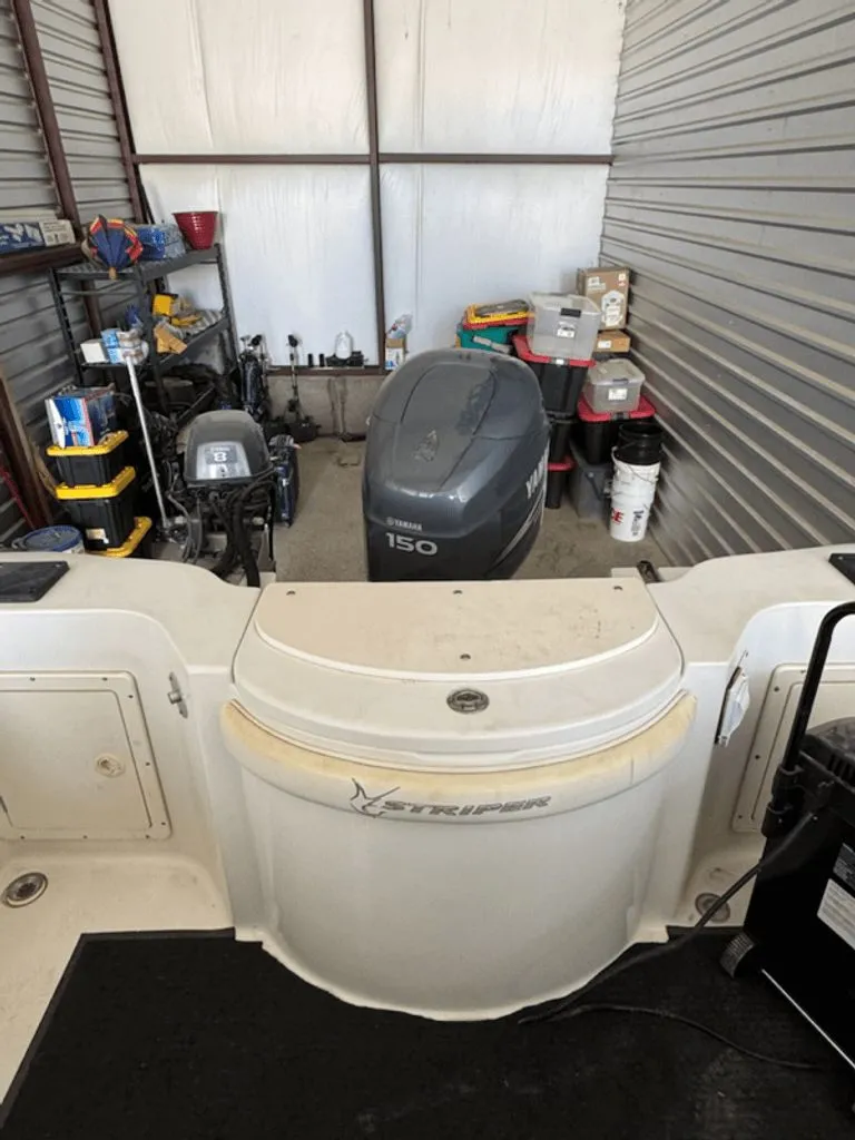 Slide: The Image of Seaswirl 2150 WA Striper 2002 - 9