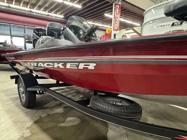 Slide: The Image of Tracker Pro Team 175 TXW 2021 - 13