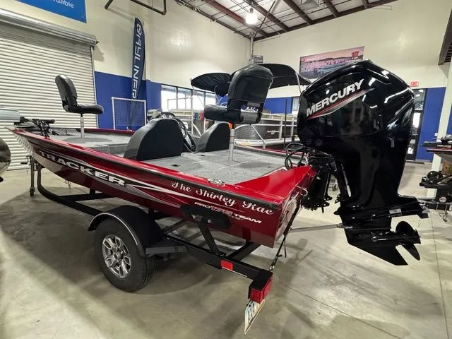 Slide: The Image of Tracker Pro Team 175 TXW 2021 - 22