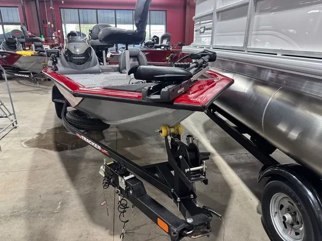 Slide: The Image of Tracker Pro Team 175 TXW 2021 - 3