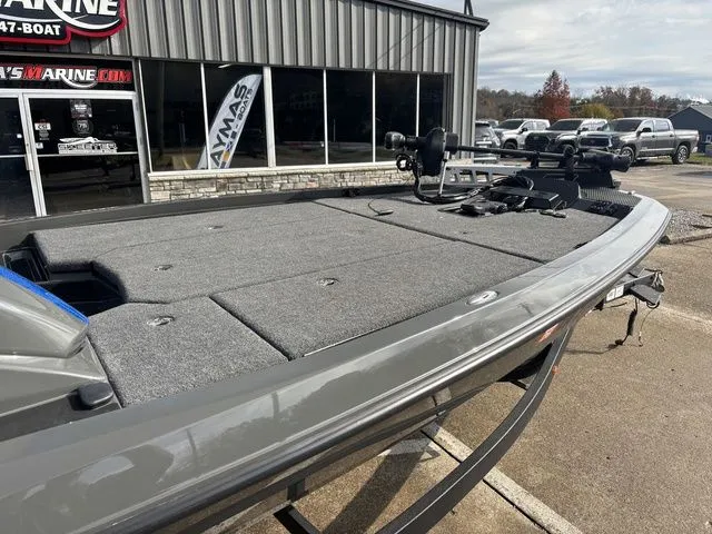 Slide: The Image of Ikon LX20 2024 - 10