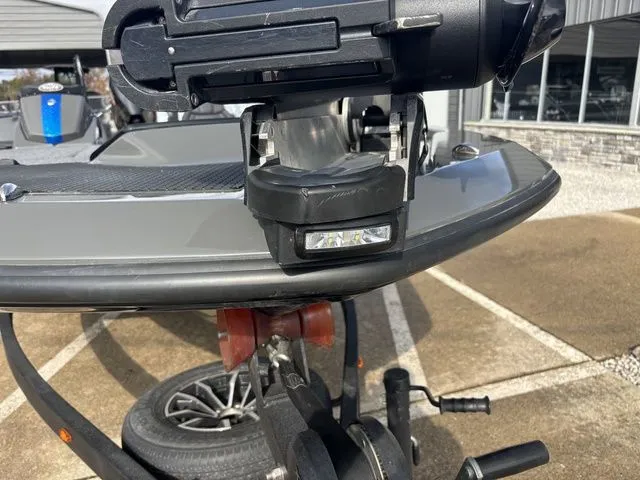 Slide: The Image of Ikon LX20 2024 - 13