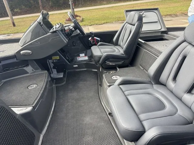 Slide: The Image of Ikon LX20 2024 - 19