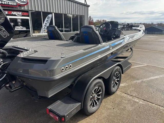 Slide: The Image of Ikon LX20 2024 - 4