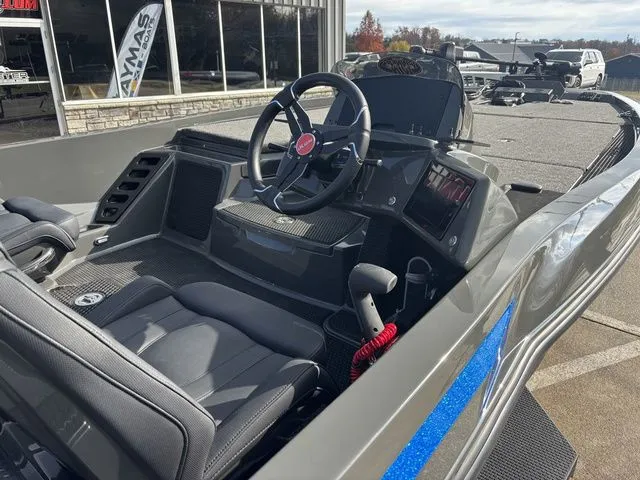 Slide: The Image of Ikon LX20 2024 - 6