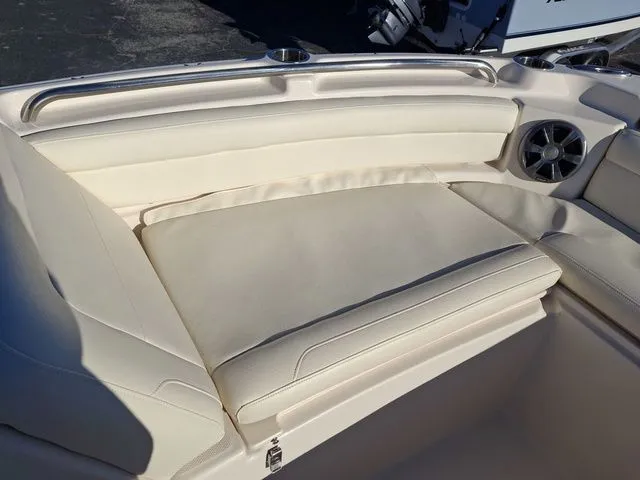 Slide: The Image of Grady-White Freedom 215 2021 - 27