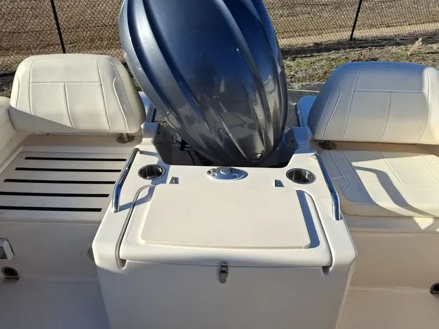 Slide: The Image of Grady-White Freedom 215 2021 - 14