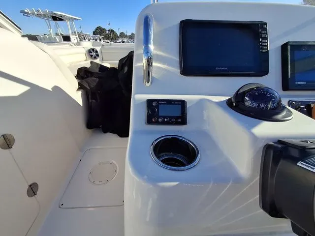 Slide: The Image of Grady-White Freedom 215 2021 - 8