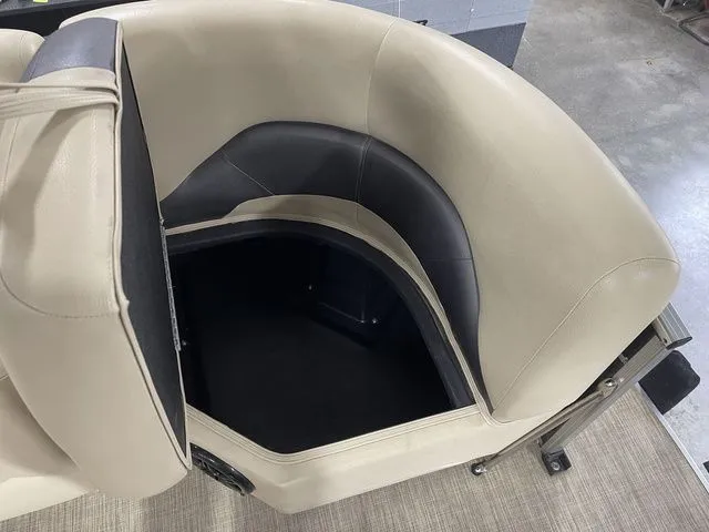 Slide: The Image of Landau Atlantis 230 Cruise TRI-LOG 2016 - 14