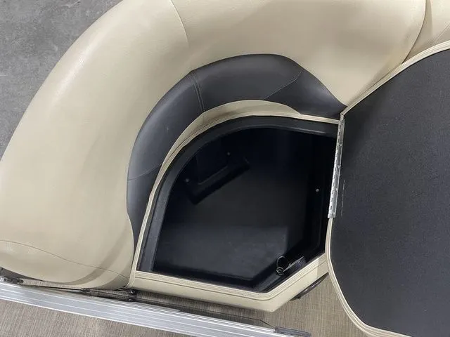 Slide: The Image of Landau Atlantis 230 Cruise TRI-LOG 2016 - 18