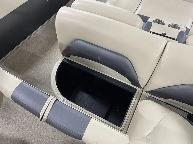 Slide: The Image of Landau Atlantis 230 Cruise TRI-LOG 2016 - 27