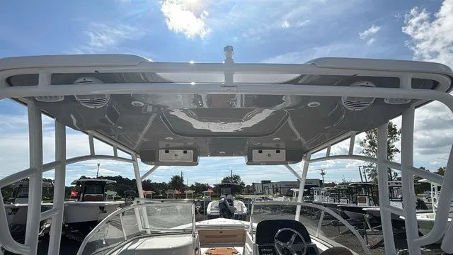 Slide: The Image of Sea Pro 240 DC 2026 - 14