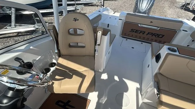 Slide: The Image of Sea Pro 240 DC 2026 - 20