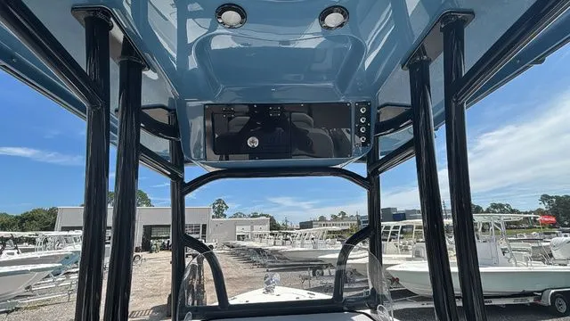 Slide: The Image of Sea Pro 225FLX Sandbar 2026 - 13