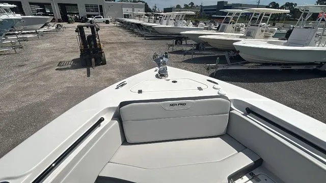 Slide: The Image of Sea Pro 225FLX Sandbar 2026 - 22